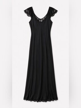 Elegant Black Lace Evening Gown